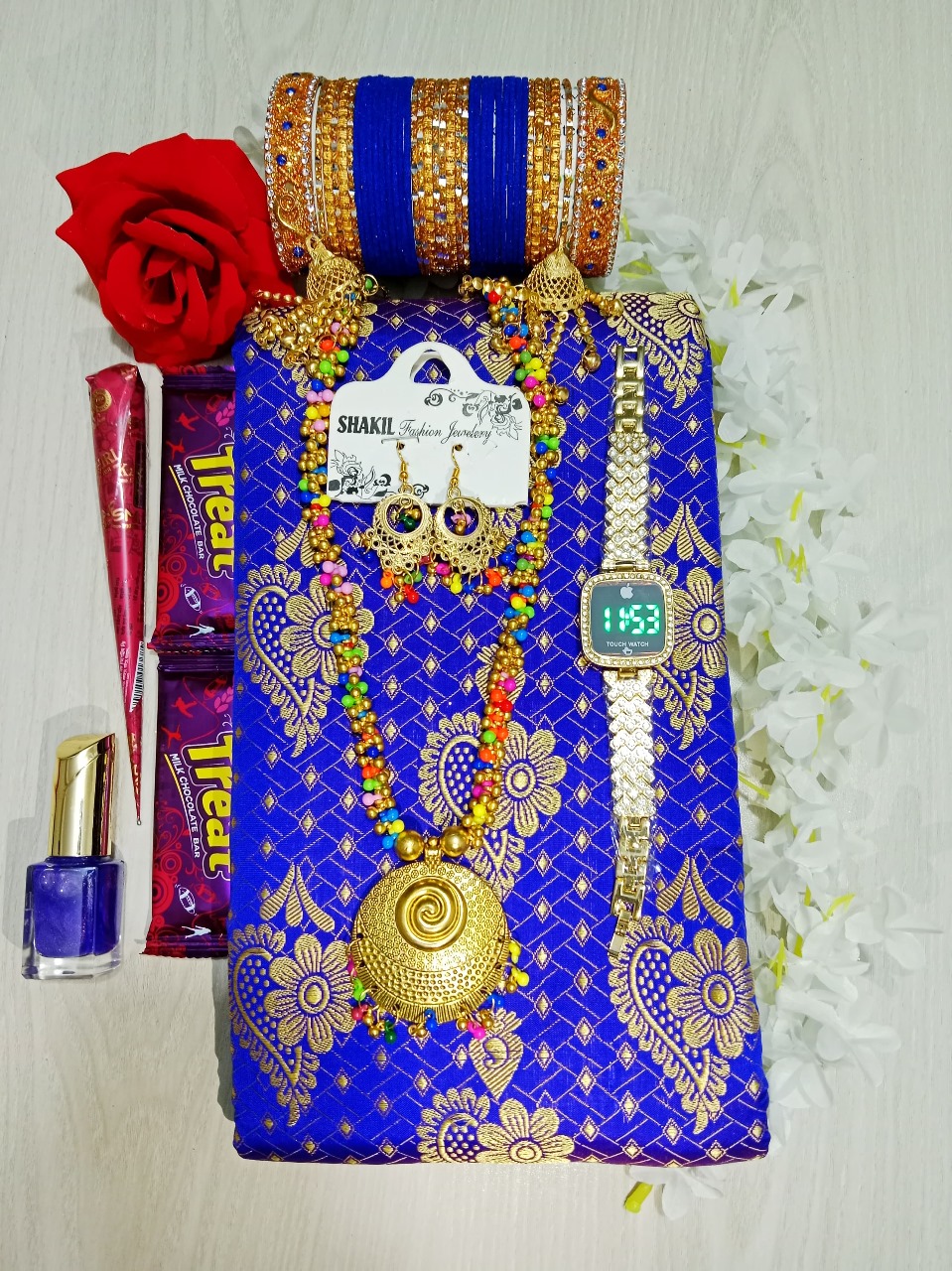 Attractive Saree Gift Comb Set